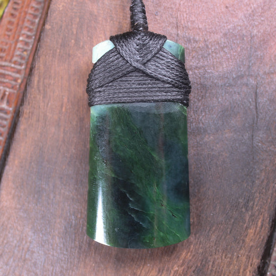 Kawakawa Pounamu Toki 