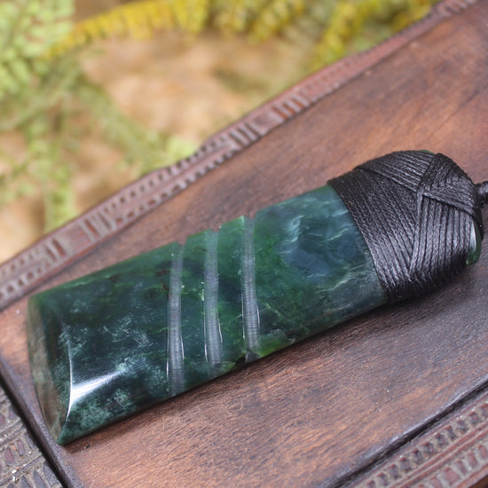 Kawakawa Pounamu Toki