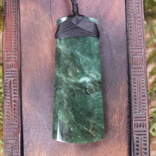 Kawakawa Pounamu Toki 
