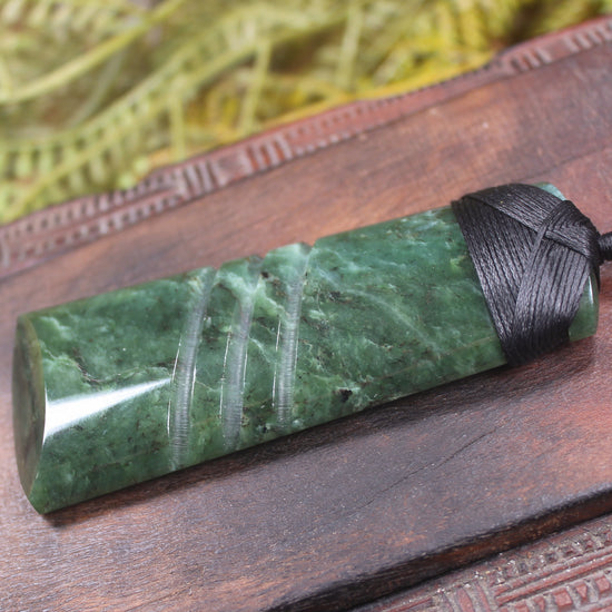 Kawakawa Pounamu Toki 