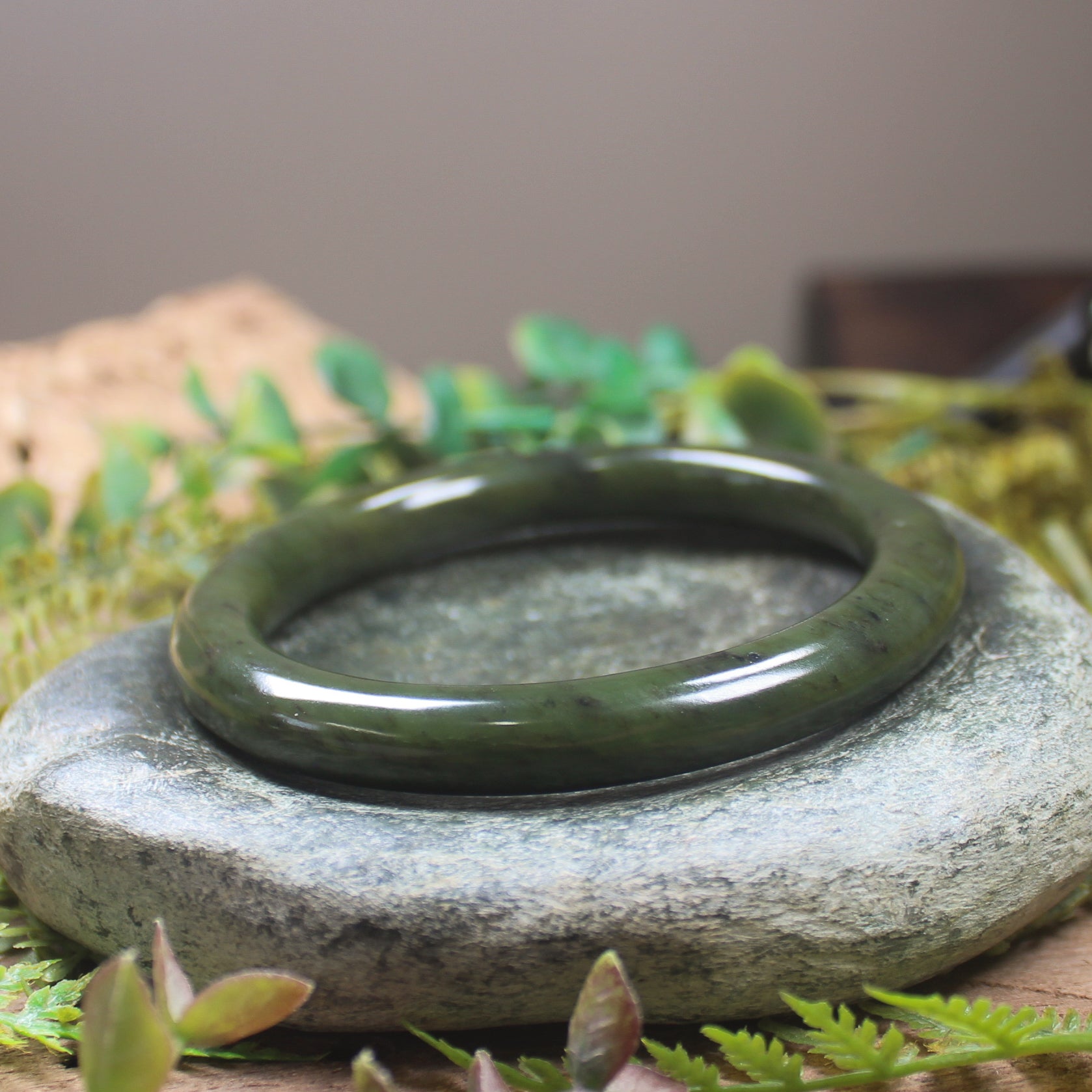 Rimu Pounamu Bangle