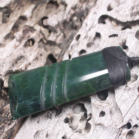 Kawakawa Pounamu Toki 