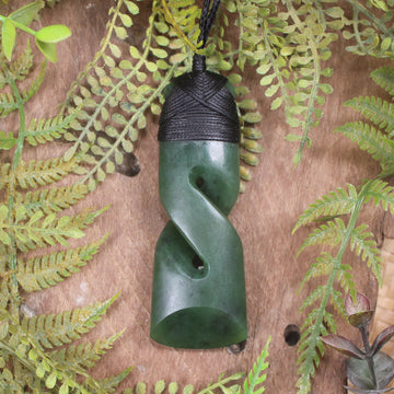 Hapopo Pounamu Toki twist pendant - NZ Greenstone