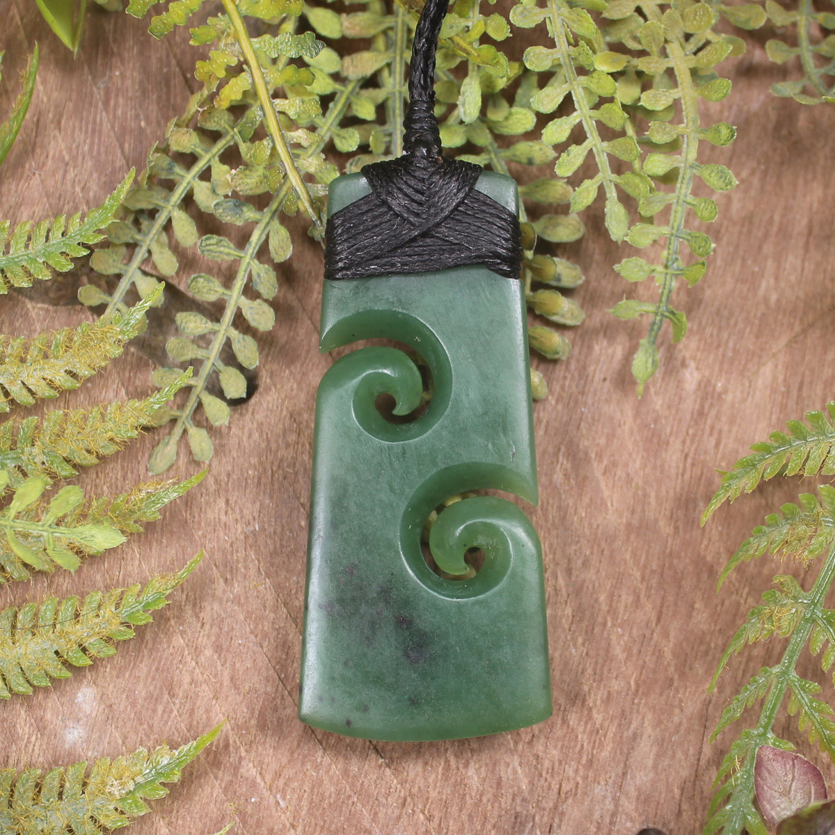 Hapopo Pounamu Toki with Koru - NZ Greenstone