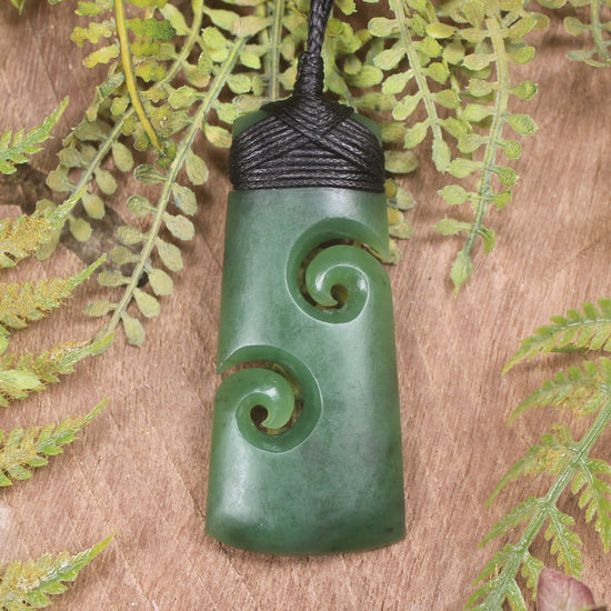 Hapopo Pounamu Toki with Koru - NZ Greenstone