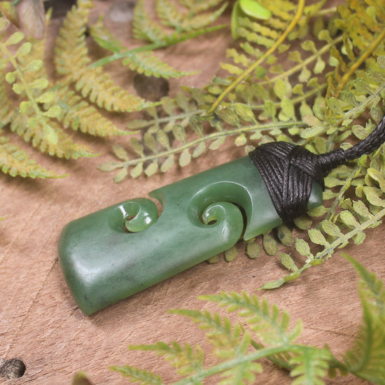 Hapopo Pounamu Toki with Koru - NZ Greenstone