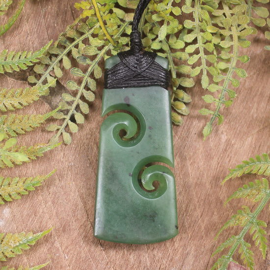 Hapopo Pounamu Toki with Koru - NZ Greenstone