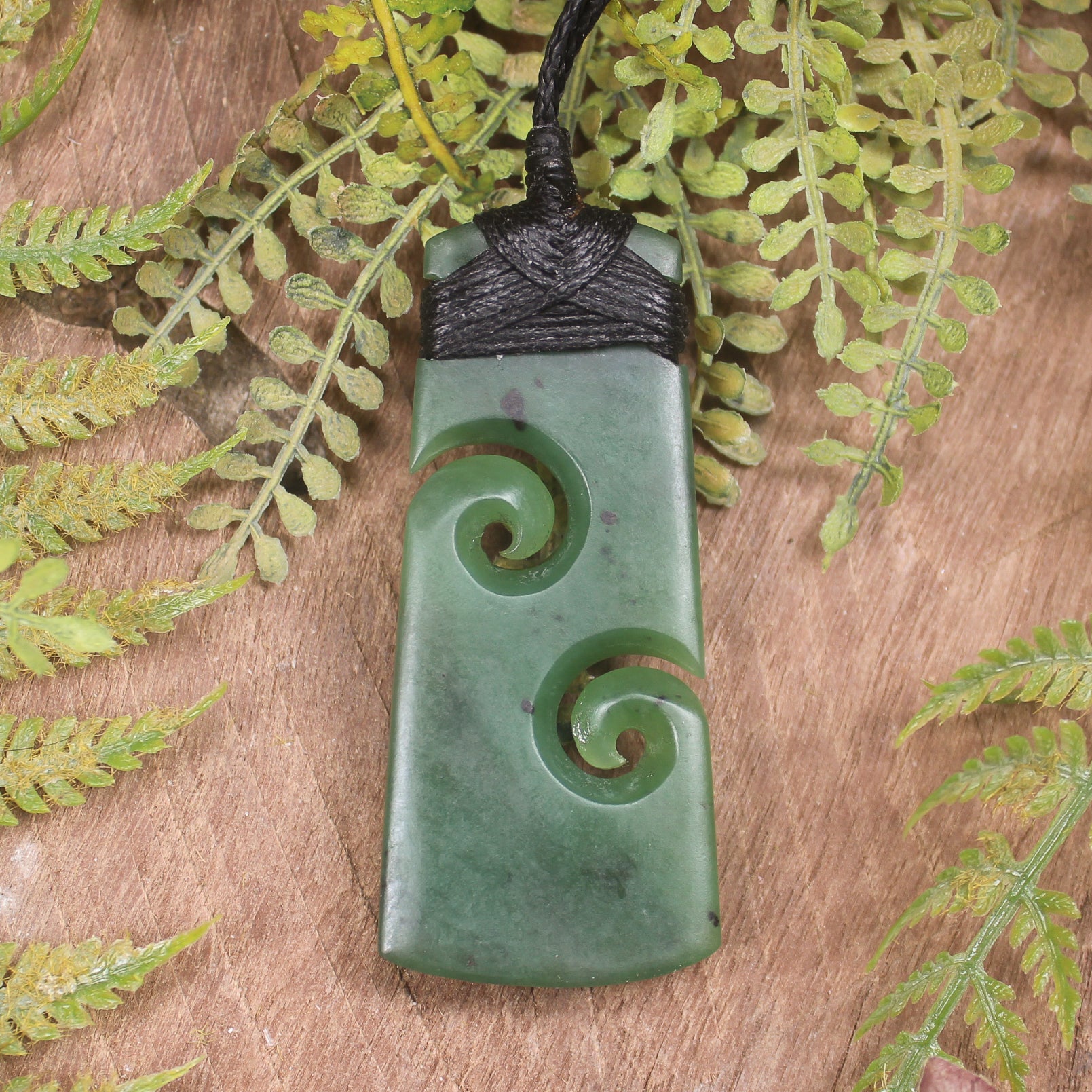 Hapopo Pounamu Toki with Koru - NZ Greenstone
