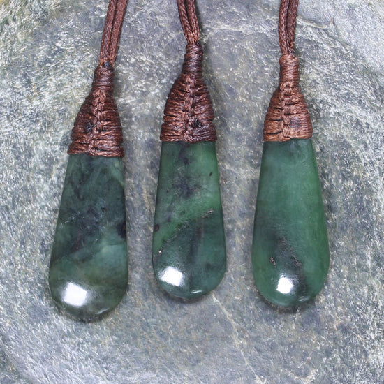 Roimata Teardrop carved from Hapopo Pounamu - NZ Greenstone