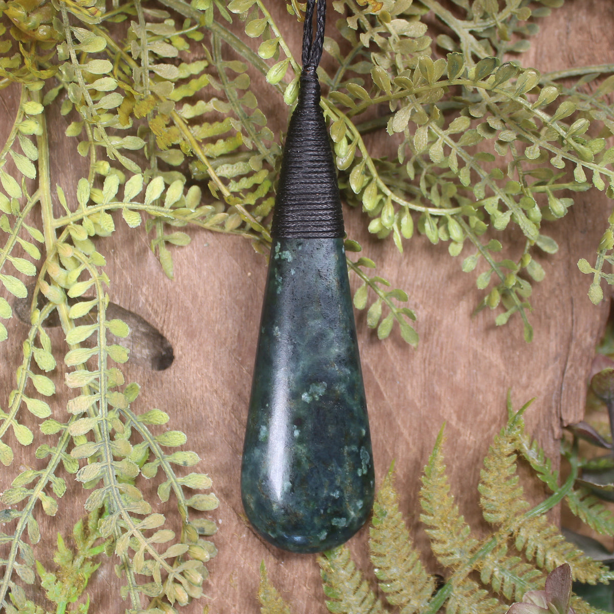 Kawakawa Pounamu Roimata Pendant - NZ Greenstone