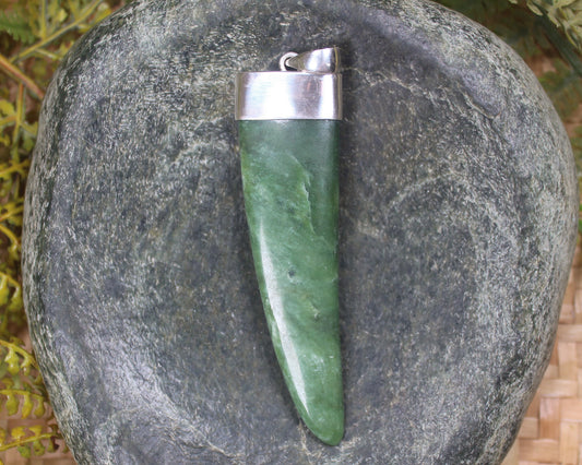 Taniwha Tooth or Niho carved from Kawakawa Pounamu - NZ Greenstone