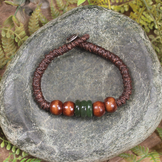cord bracelet with Kawakawa Pounamu