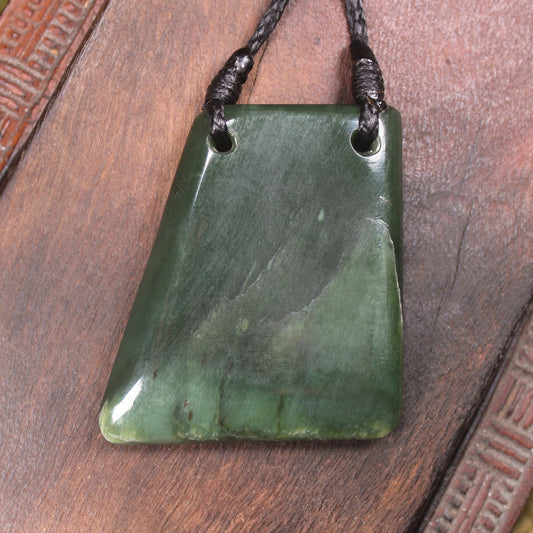 Kawakawa Pounamu Toki