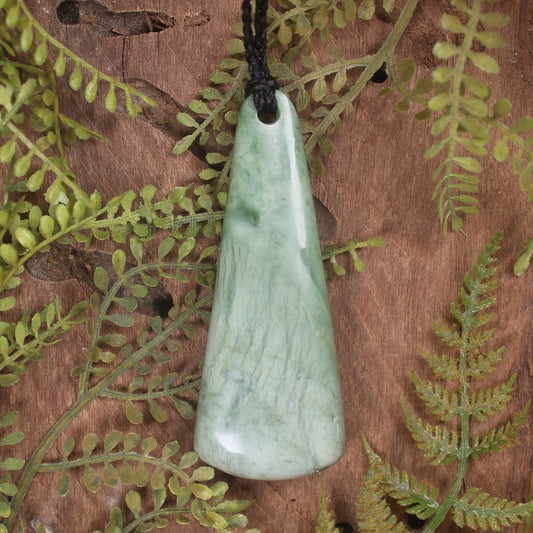 NZ Greenstone Freeform Pendant Inanga Pounamu