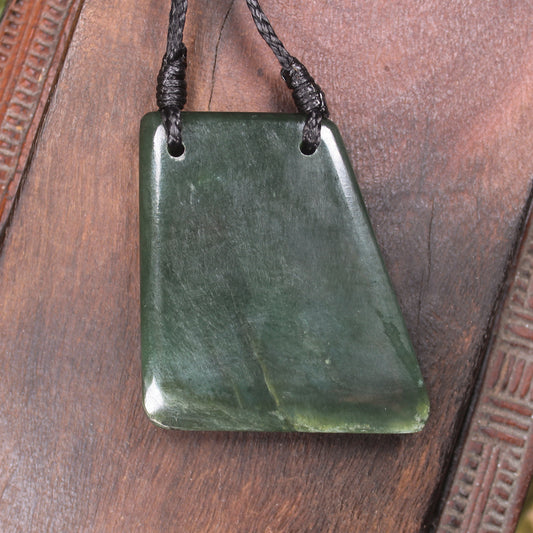 Kawakawa Pounamu Toki