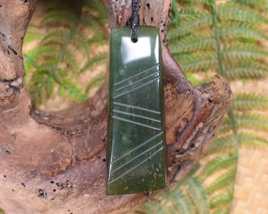 Toki or Adze Pendant carved from Tangiwai Pounamu - NZ Greenstone
