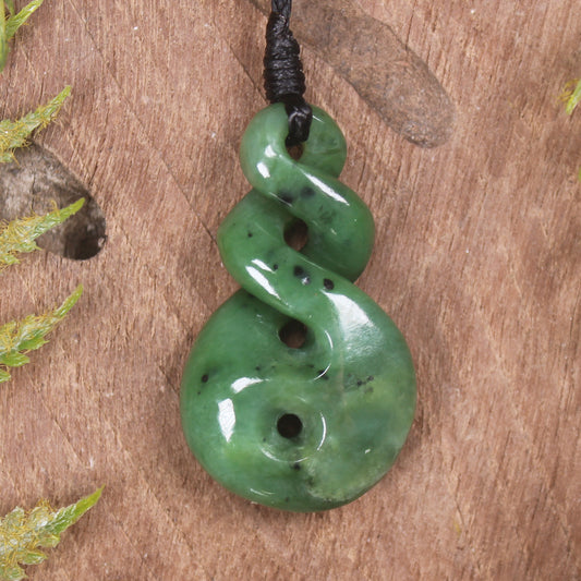 Twist or Pikorua carved from Hapopo Pounamu - NZ Greenstone