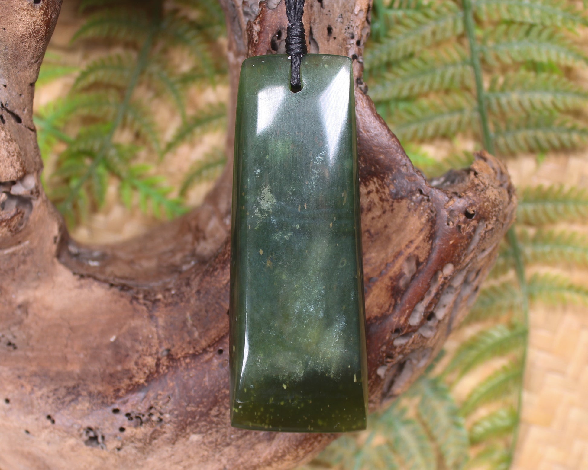 Toki or Adze Pendant carved from Tangiwai Pounamu - NZ Greenstone