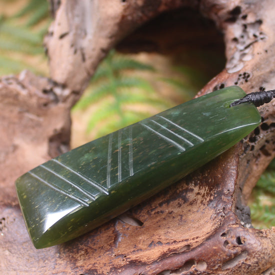 Toki or Adze Pendant carved from Tangiwai Pounamu - NZ Greenstone