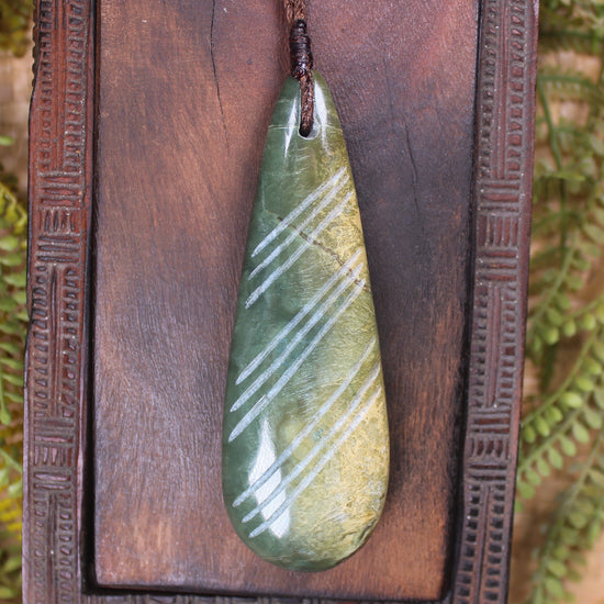 Flower Jade Pounamu - NZ Greenstone