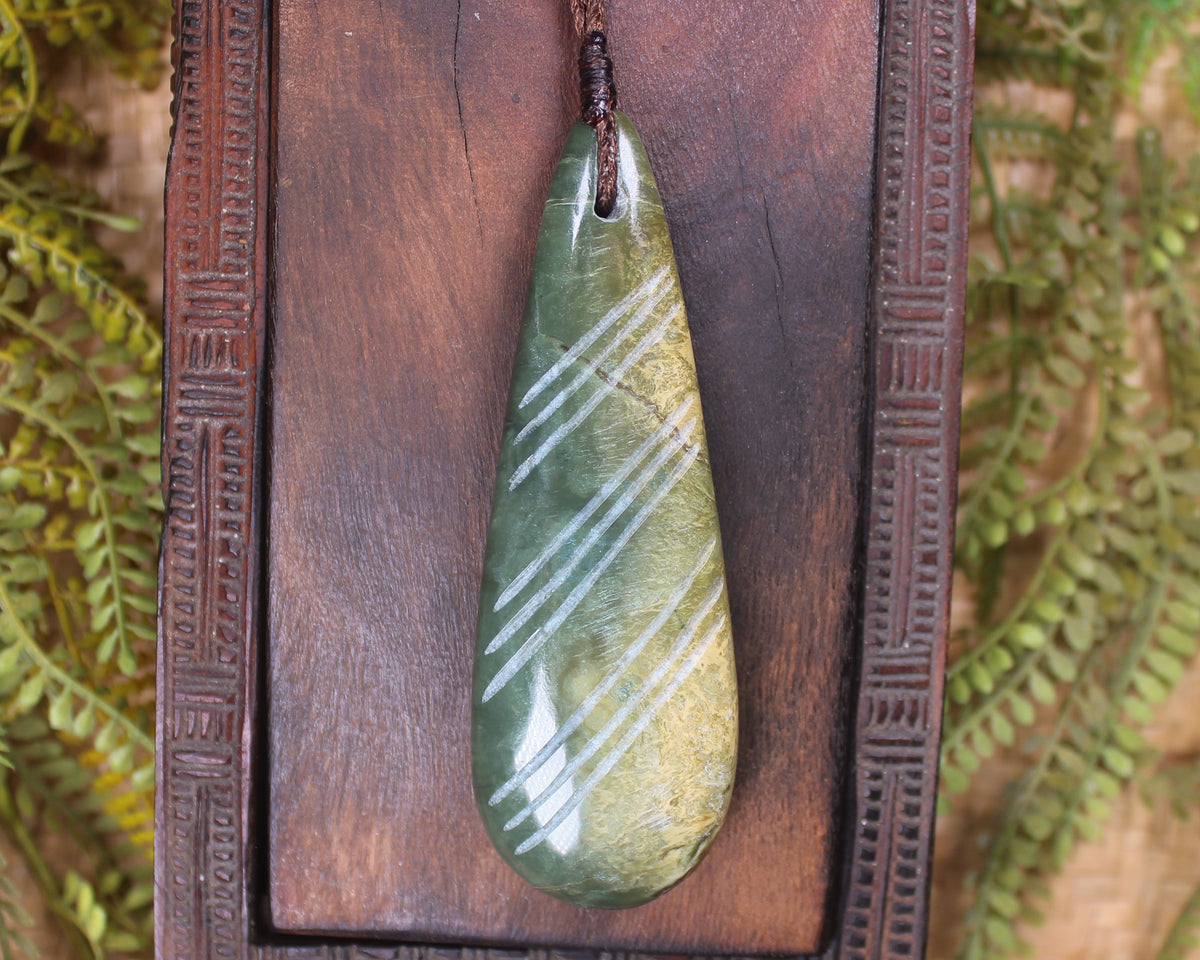 Flower Jade Pounamu - NZ Greenstone