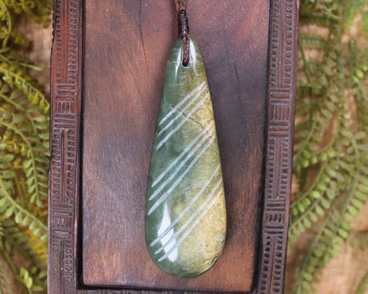 Flower Jade Pounamu - NZ Greenstone