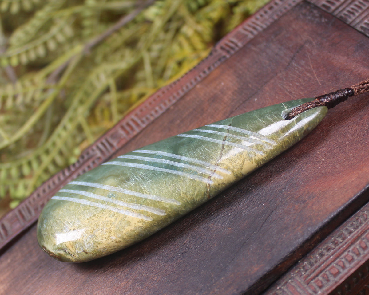 Flower Jade Pounamu - NZ Greenstone