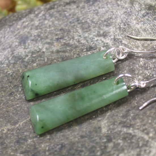 Toki Earrings carved from Hapopo Pounamu - NZ Greenstone