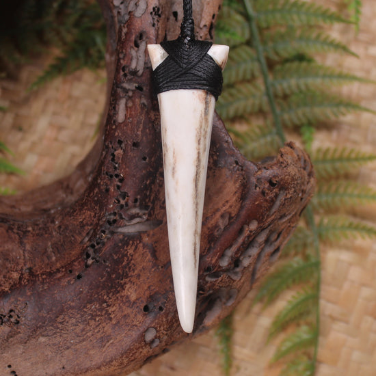 Niho carved from Deer Antler