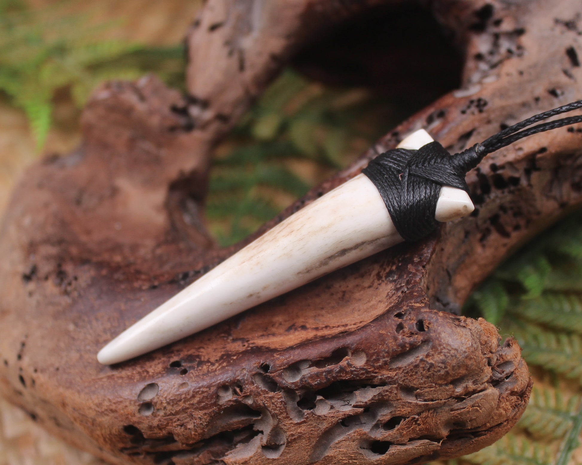 Niho carved from Deer Antler