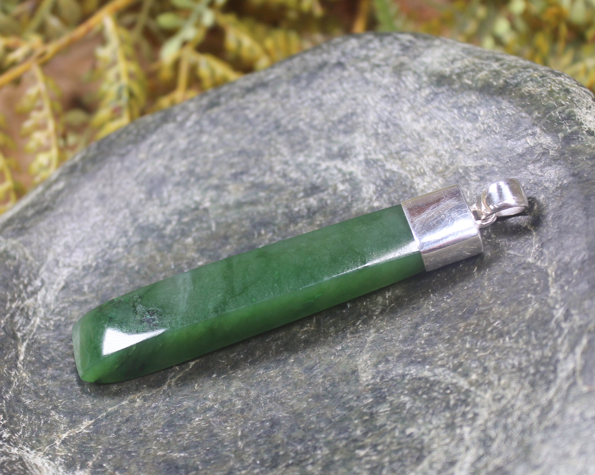 Hapopo Pounamu pendant set in Sterling Silver - NZ Greenstone