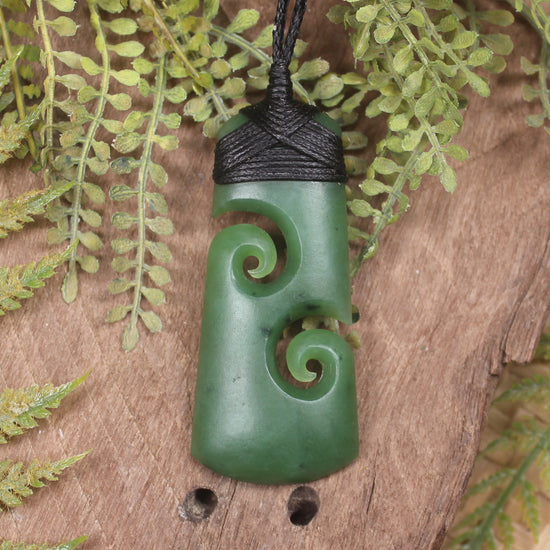 Hapopo Pounamu Toki with Koru - NZ Greenstone