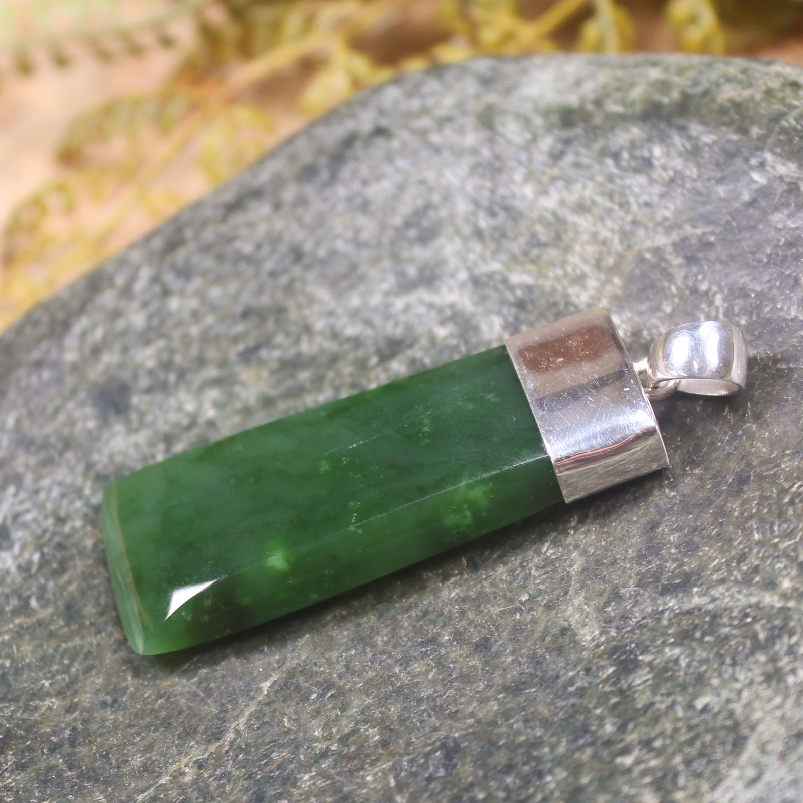 Hapopo Pounamu pendant set in Sterling Silver - NZ Greenstone