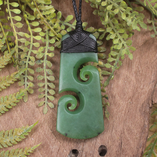 Hapopo Pounamu Toki with Koru - NZ Greenstone