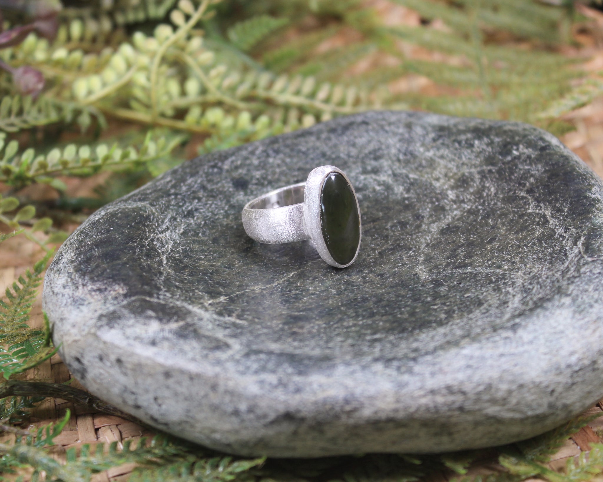 NEW ZEALAND GREENSTONE STERLING SILVER RING - Kawakawa Pounamu - A ...