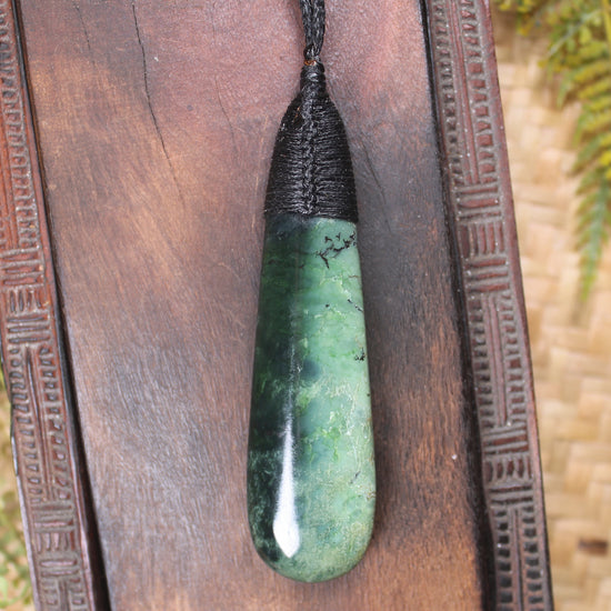 Kawakawa Pounamu Roimata Pendant - NZ Greenstone