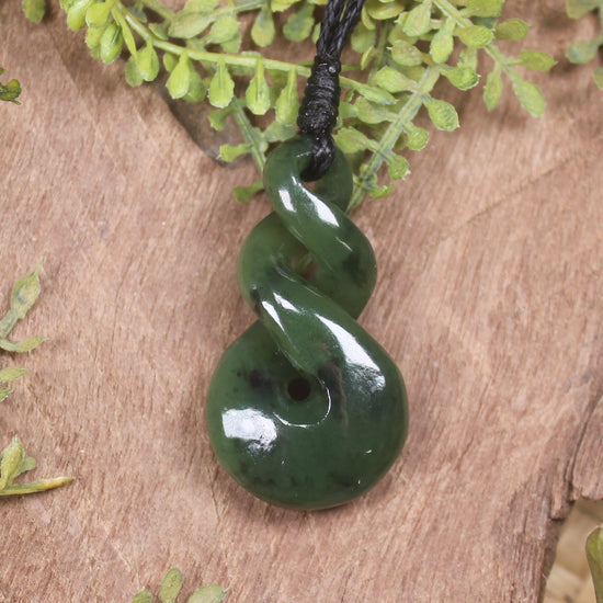 Twist or Pikorua carved from Hapopo Pounamu - NZ Greenstone