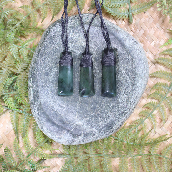 Toki or Adze Pendant carved from Hapopo Pounamu - NZ Greenstone