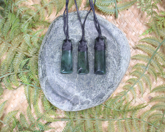Toki or Adze Pendant carved from Hapopo Pounamu - NZ Greenstone