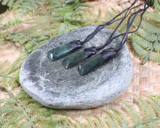 Toki or Adze Pendant carved from Hapopo Pounamu - NZ Greenstone