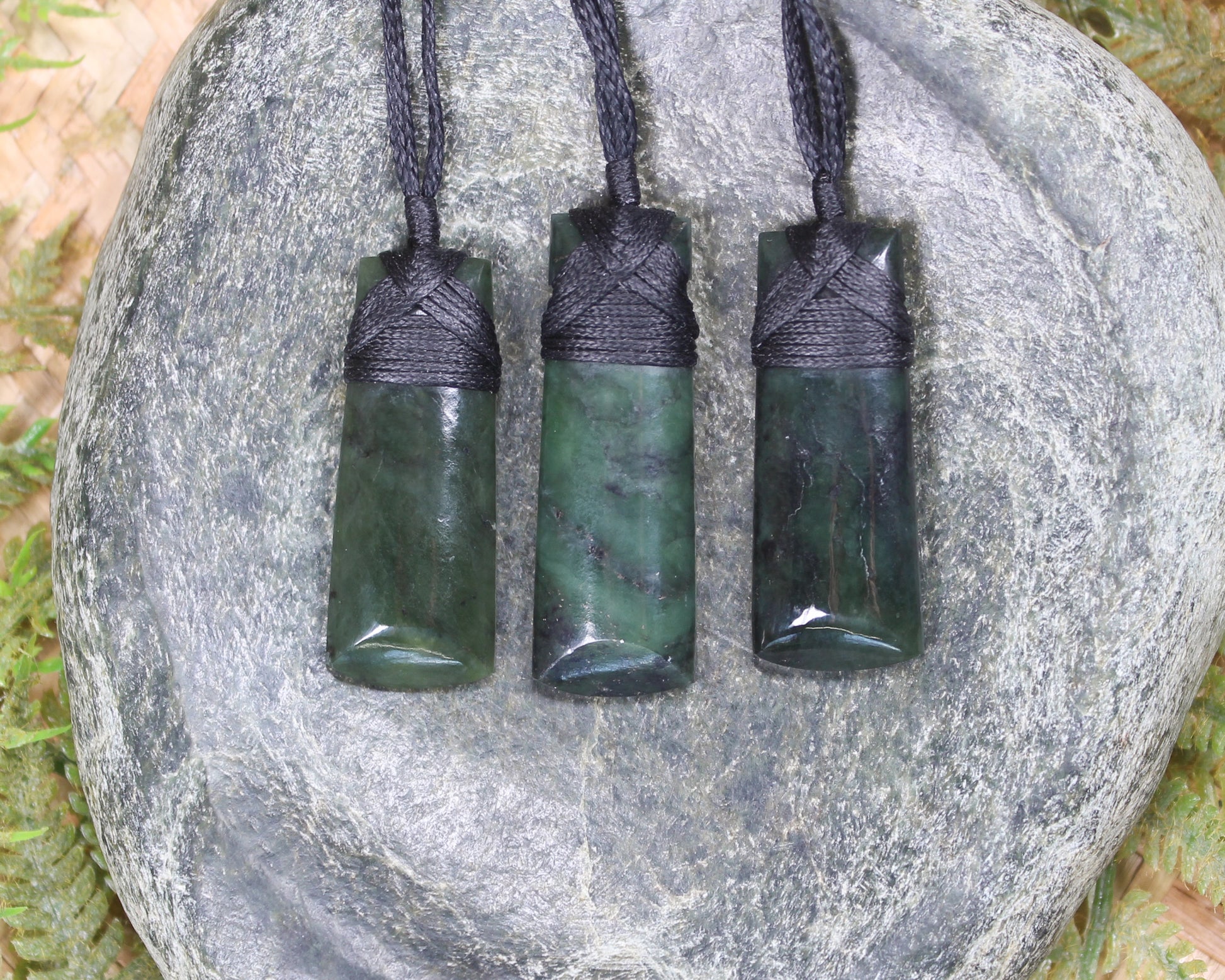 Toki or Adze Pendant carved from Rimu Pounamu - NZ Greenstone