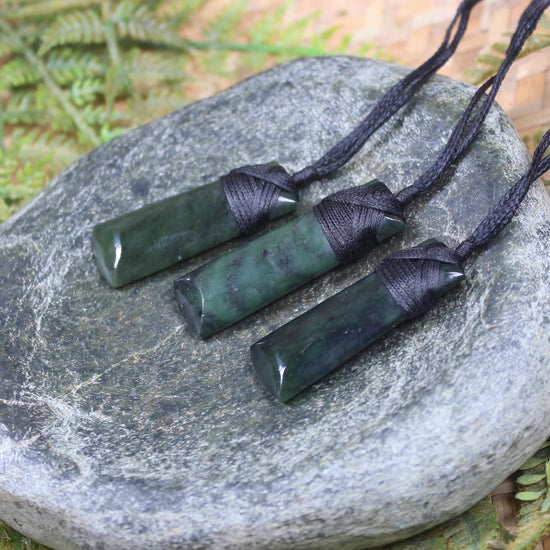 Toki or Adze Pendant carved from Rimu Pounamu - NZ Greenstone