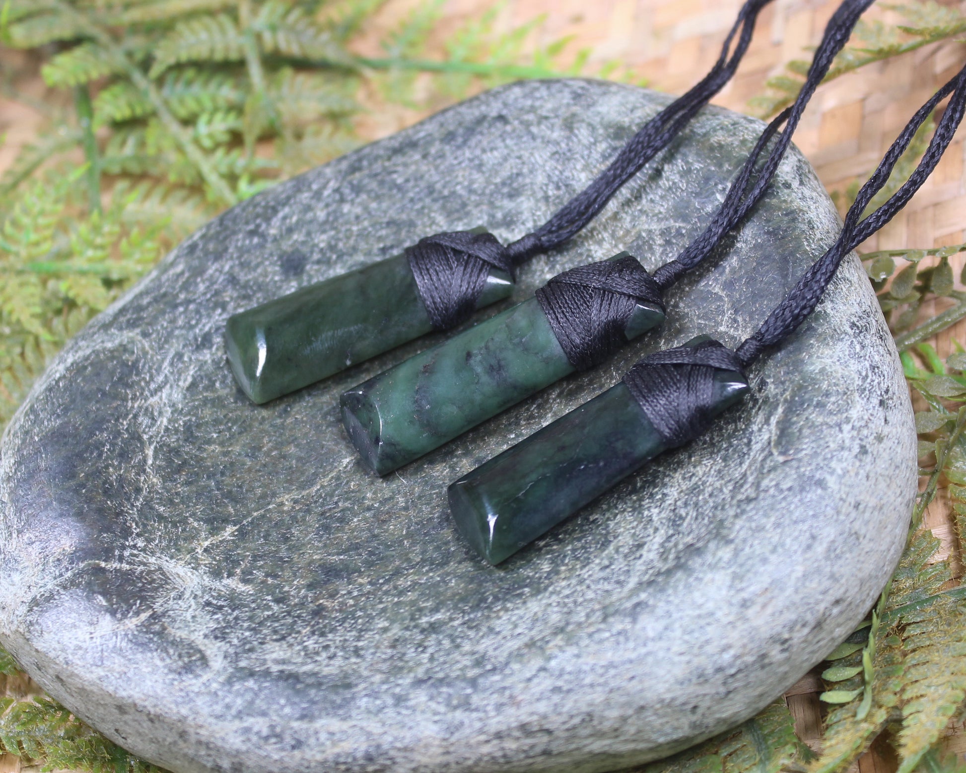 Toki or Adze Pendant carved from Rimu Pounamu - NZ Greenstone