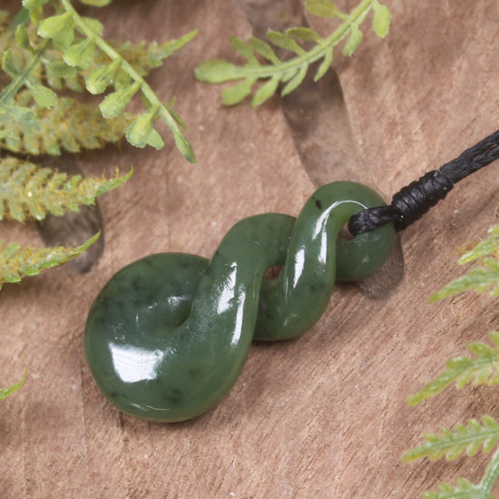 Twist carved from Kawakawa Pounamu - NZ Greenstone