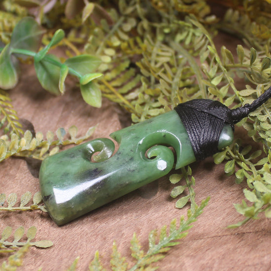 Hapopo Pounamu Toki with Koru - NZ Greenstone