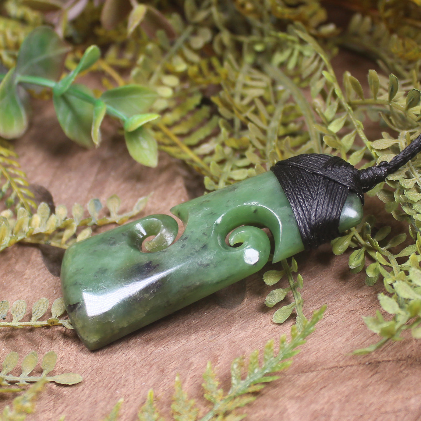 Hapopo Pounamu Toki with Koru - NZ Greenstone