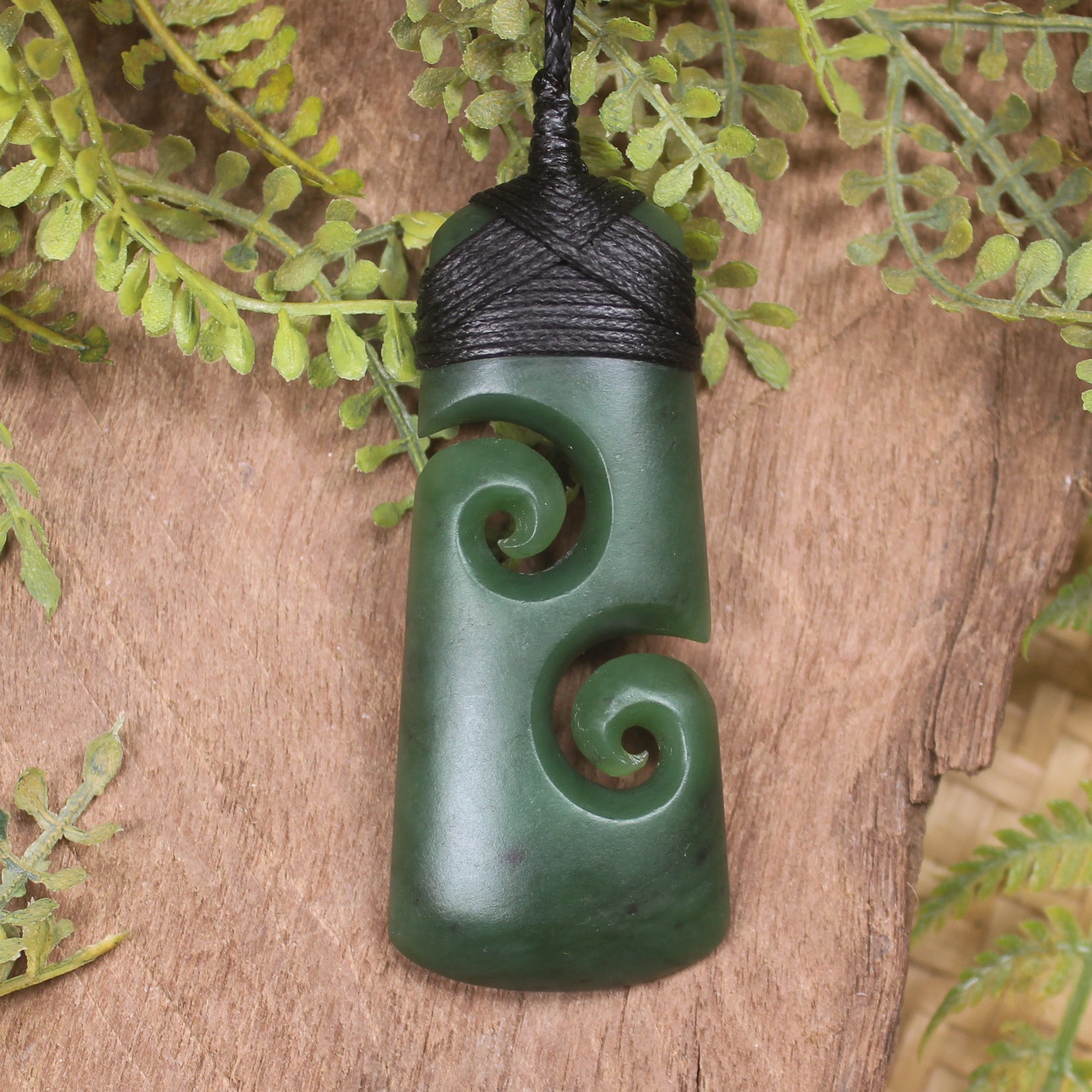 Kawakawa Pounamu Toki with Koru