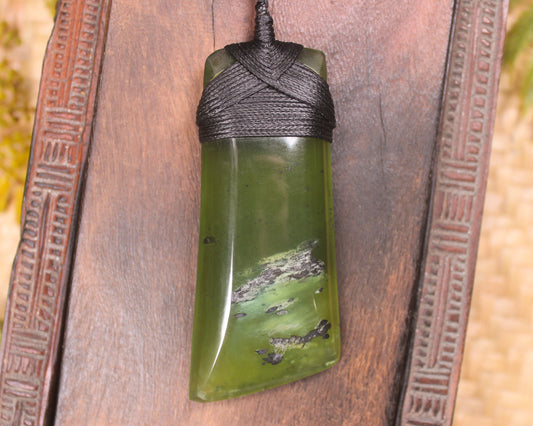 Toki or Adze Pendant carved from Tangiwai Pounamu - NZ Greenstone
