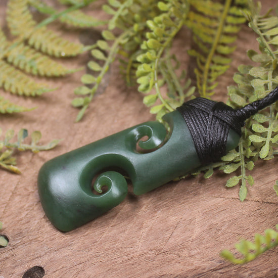 Kawakawa Pounamu Toki with Koru