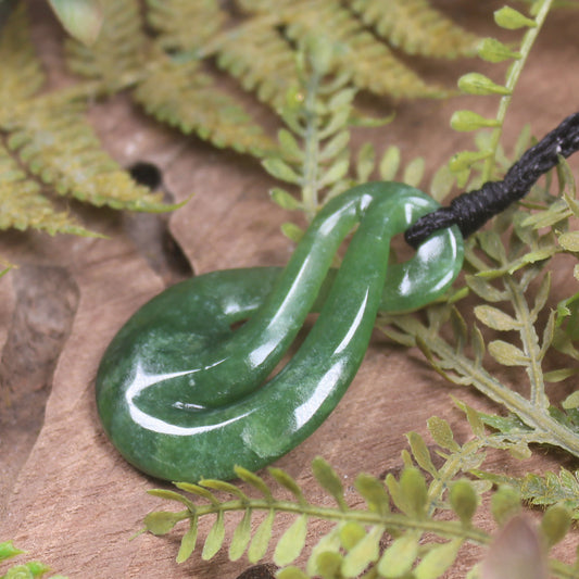 Twist or Pikorua carved from Kawakawa Pounamu - NZ Greenstone